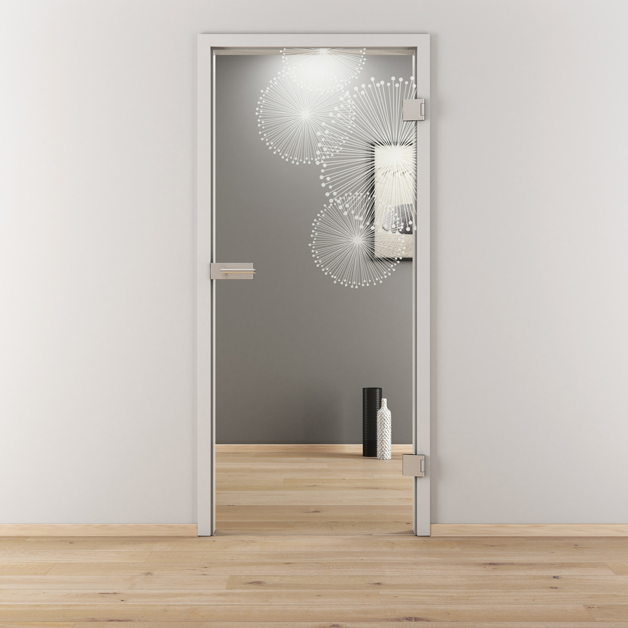 Ambientebild in Wohnraumsituation illustriert die Novadoors Glasdrehtür NOVA 507 in der Ausführung ESG BASIC GREEN klar