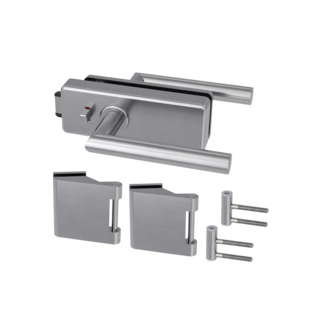 Freigestelltes Produktbild im idealen Blickwinkel fotografiert zeigt das Diamond Doors Glastürbeschlagset STYLE PREMIUM in der Version WC, Edelstahl-Optik matt, 3-teiliger Bandsatz mit dem Griffpaar L-FORM
