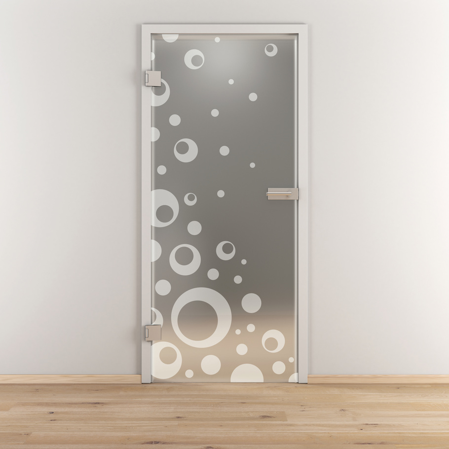 Ambientebild in Wohnraumsituation illustriert die Diamond Doors Glasdrehtür DD 506 in der Ausführung ESG BASIC GREEN matt