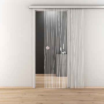 Ambientebild in Wohnraumsituation illustriert die Diamond Doors Glasschiebetür DD 551 in der Ausführung ESG BASIC GREEN klar