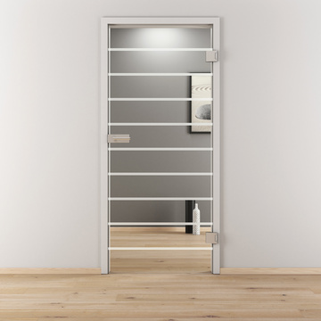 Ambientebild in Wohnraumsituation illustriert die Novadoors Glasdrehtür NOVA 592 in der Ausführung ESG BASIC GREEN klar